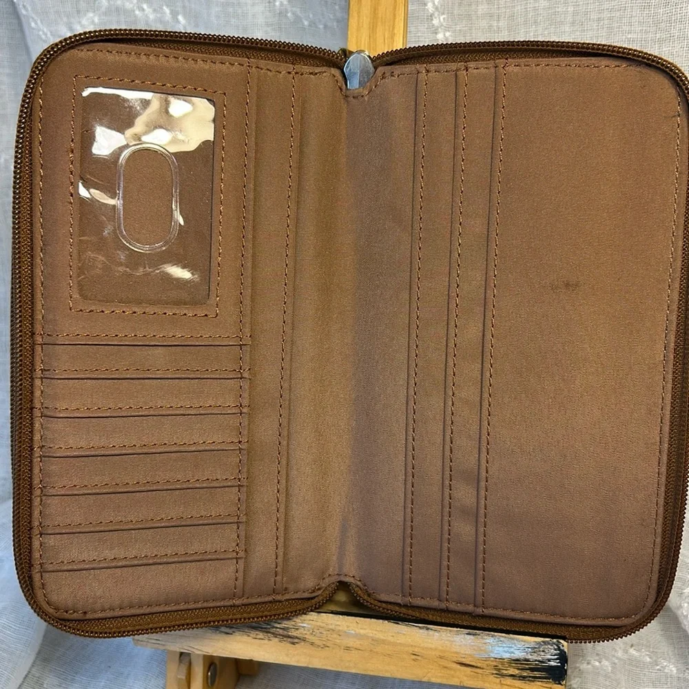 Fossil vintage leather wallet zip around wallet